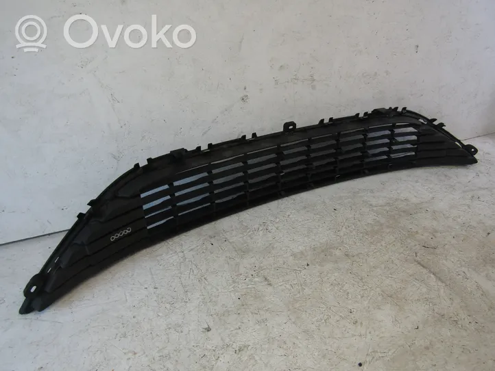 Opel Corsa F Etupuskurin alempi jäähdytinsäleikkö 9829831980