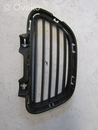 Citroen C5 Aircross Grille inférieure de pare-chocs avant 9827000477