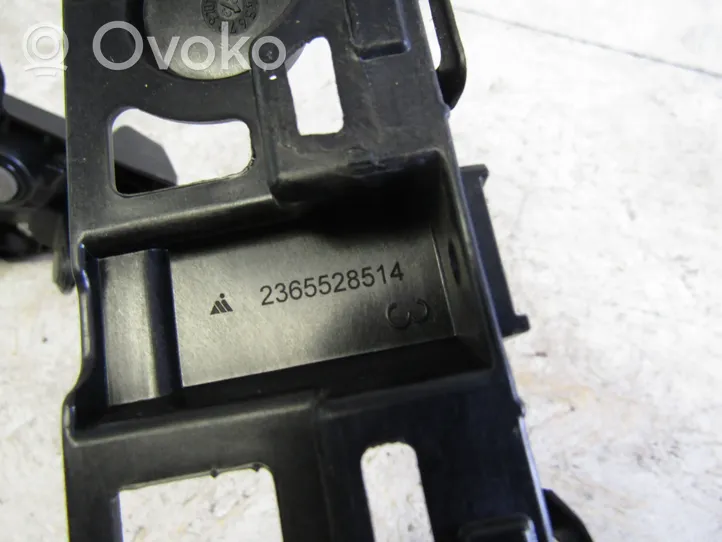 Opel Astra K Soporte de montaje del parachoques trasero 13426390