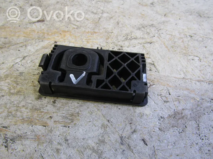 Volvo V60 Staffa del pannello di supporto del radiatore 31657439