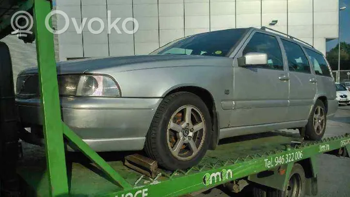 Volvo S70  V70  V70 XC Крыло 