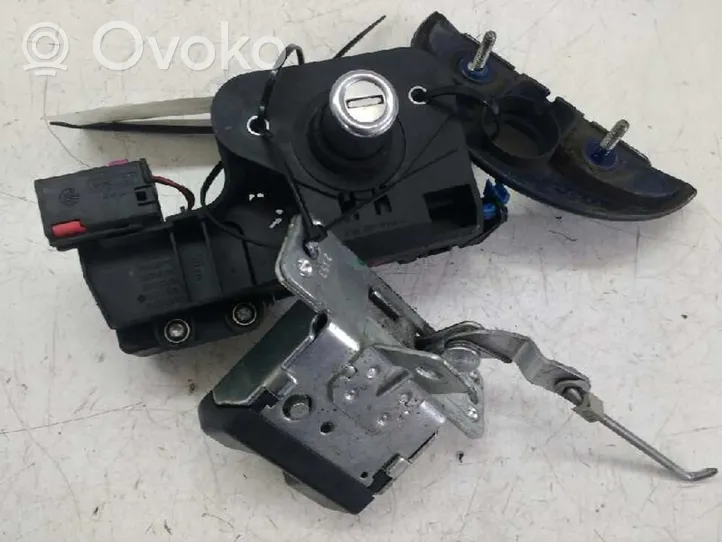 Opel Corsa C Tailgate lock latch 