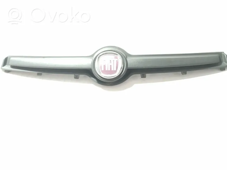 Fiat Panda III Grille de calandre avant 