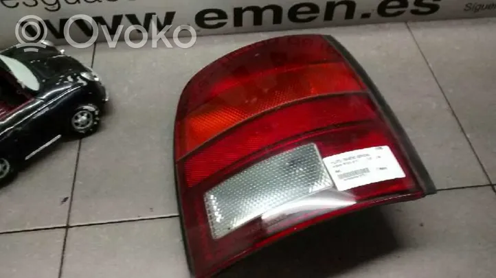 Nissan Micra Lampa tylna 