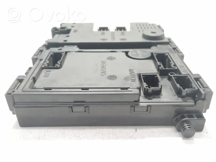 Peugeot 406 Module de fusibles 9639848980