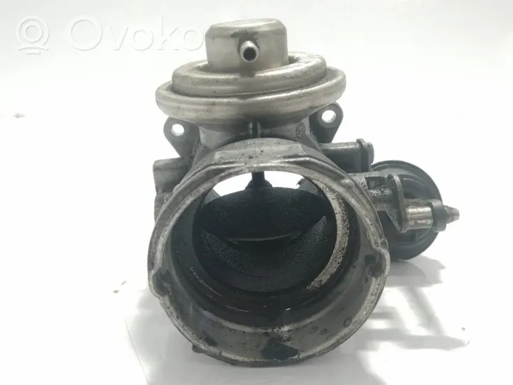 Volkswagen PASSAT B5.5 EGR valve 038131501J