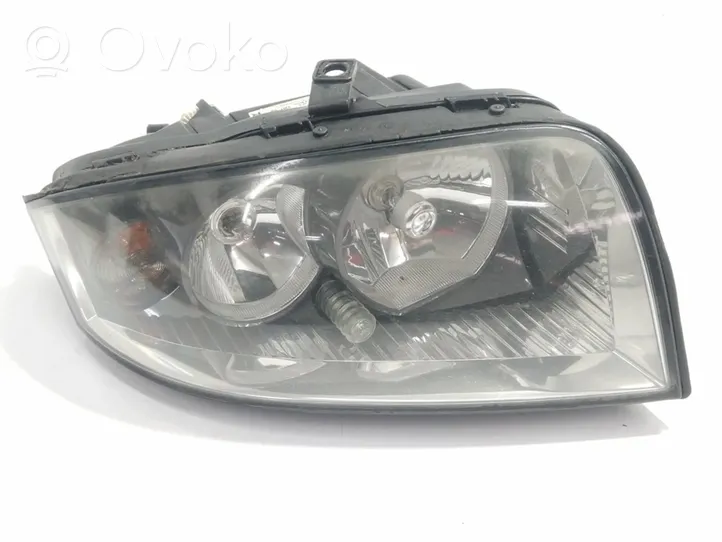 Audi A2 Lampa przednia 8Z0941004H