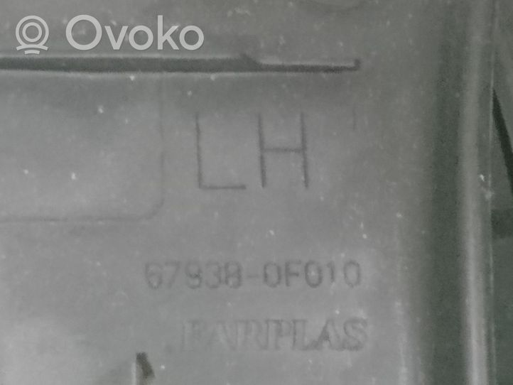 Toyota Corolla Verso AR10 Takaluukun koristelista 