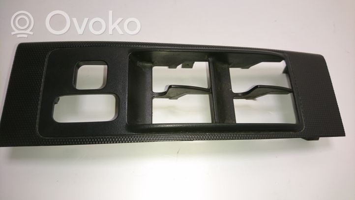Toyota Corolla Verso AR10 Priekinių langų jungtuko apdaila 