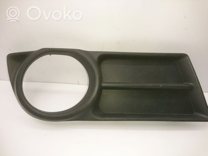 Toyota Corolla Verso AR10 Grille antibrouillard avant 