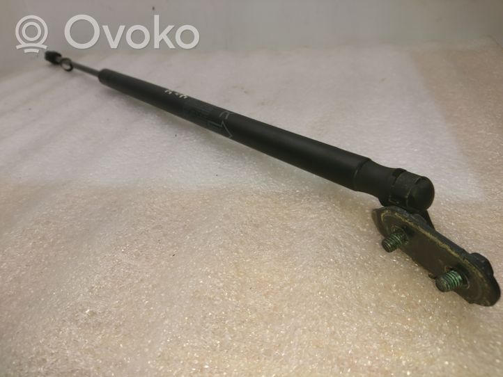 Toyota Corolla Verso AR10 Takaluukun tuen kaasujousi 689500F011