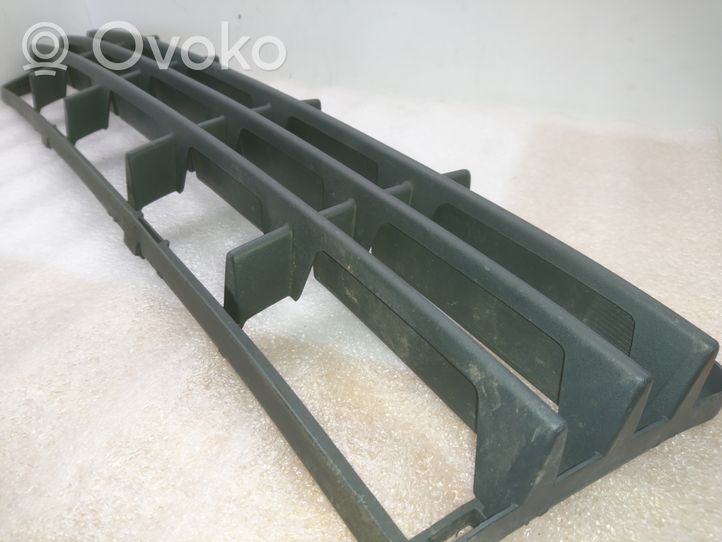 Volvo V50 Front bumper lower grill 