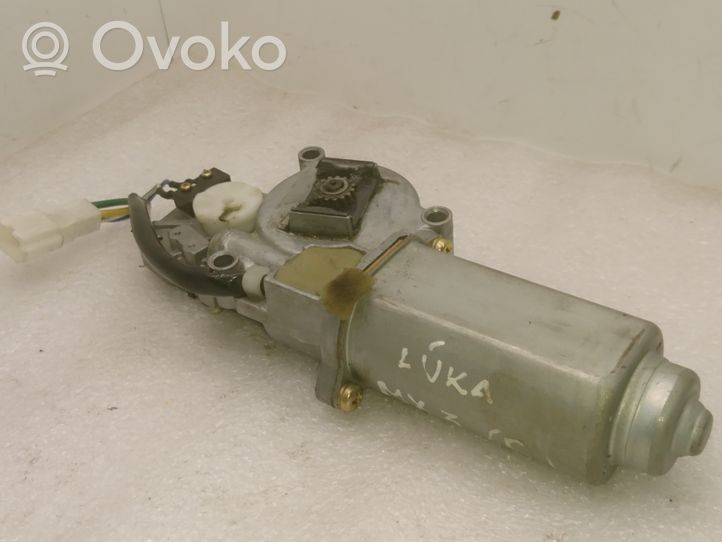 Mazda MX-3 Moteur / actionneur 8331000900