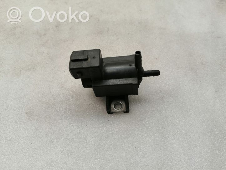 Toyota Avensis T250 Vacuum valve 