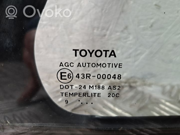 Toyota Avensis T270 Fenêtre latérale vitre arrière 43R000848