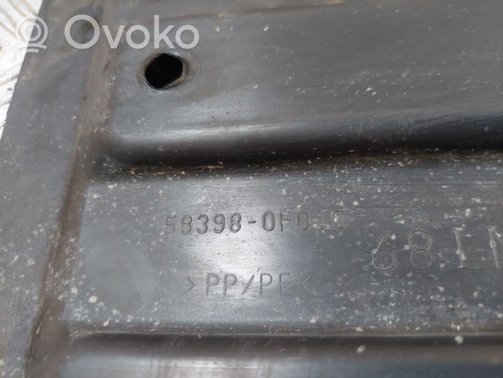 Toyota Corolla Verso AR10 Degalų bako dugno apsauga 