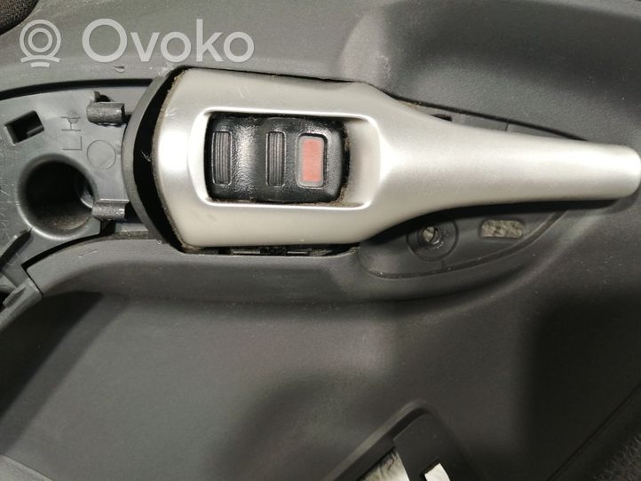 Toyota Verso Rivestimento del pannello della portiera posteriore 