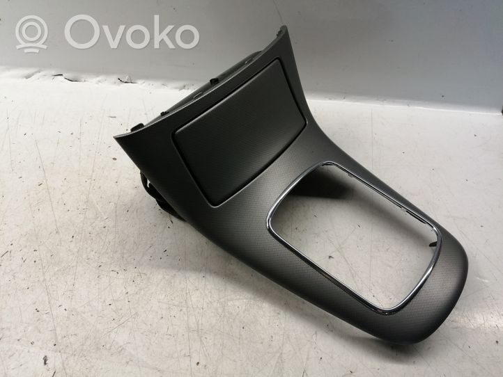 Toyota Avensis T250 Rivestimento in plastica cornice della leva del cambio 