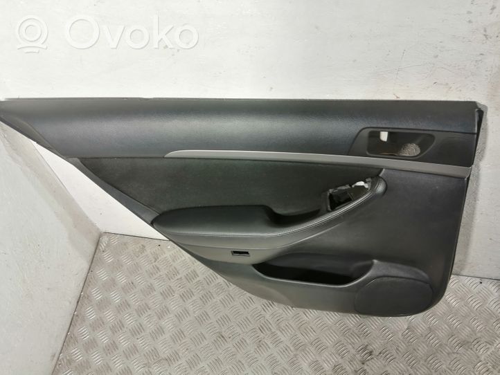 Toyota Avensis T250 Set di rivestimento del pannello della portiera 