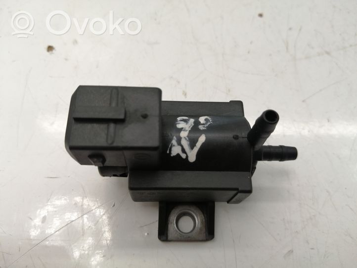 Toyota Avensis T250 Vacuum valve 