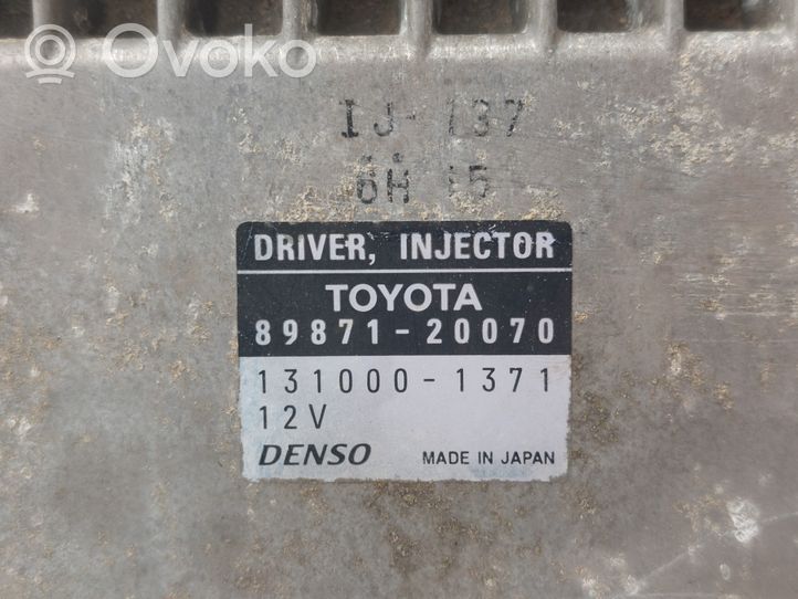 Toyota Avensis T250 Degalų purkštukų (forsunkių) valdymo blokas 1310001371