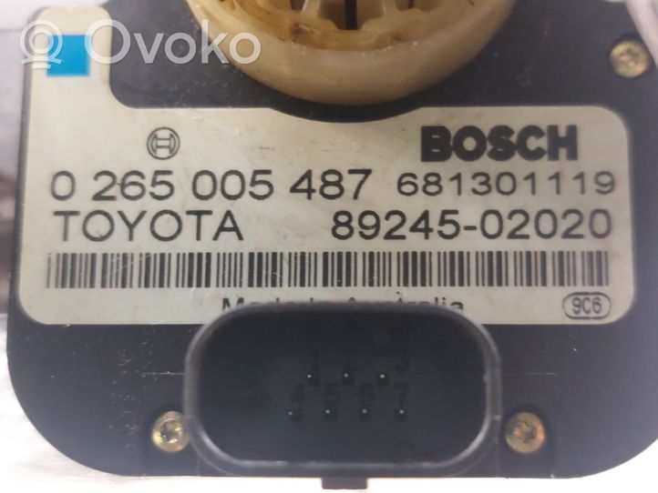 Toyota Corolla Verso AR10 Kolumna kierownicza / Komplet 681301119