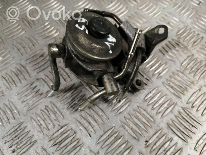 Toyota Avensis T270 Fuel filter bracket/mount holder 