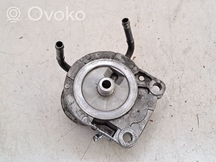 Toyota Avensis T250 Staffa/supporto di montaggio del filtro carburante 