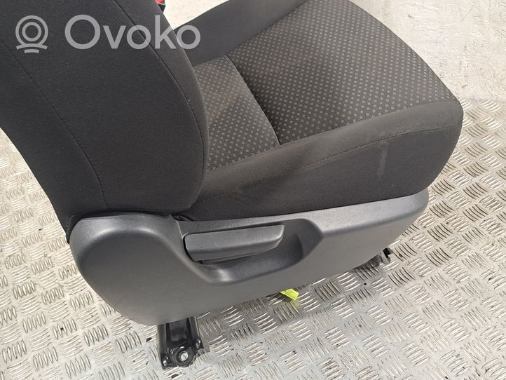 Toyota Verso Priekinė keleivio sėdynė 