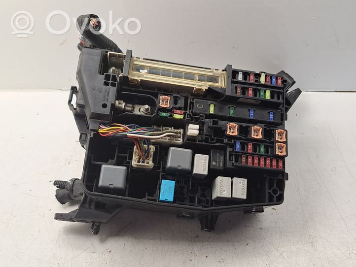 Toyota Avensis T270 Fuse box set 