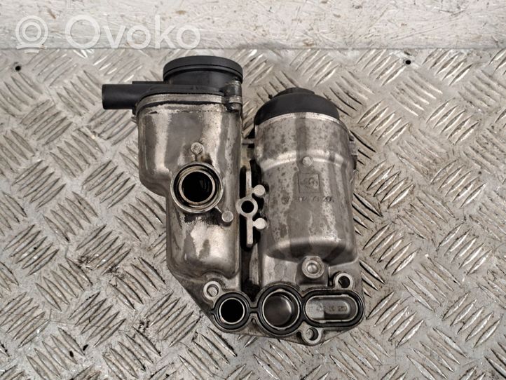 Volvo V70 Oil filter mounting bracket 