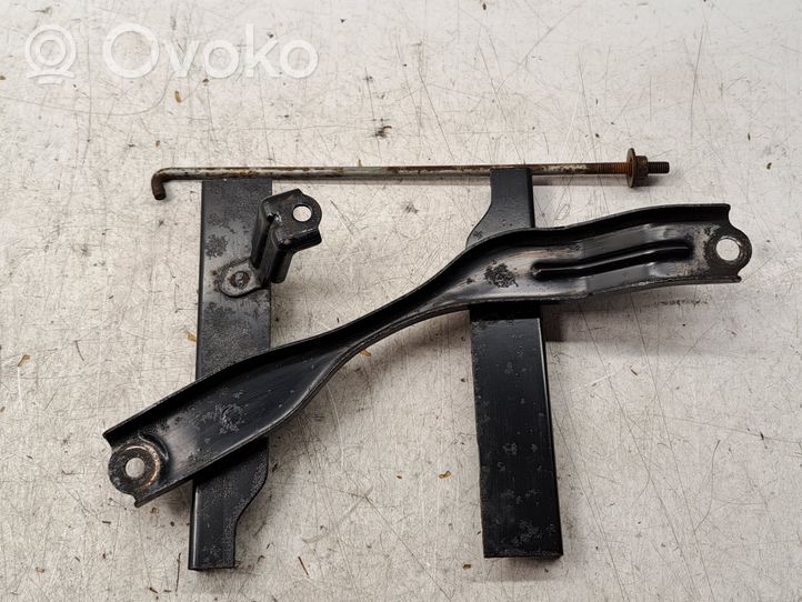 Toyota Verso Battery bracket 