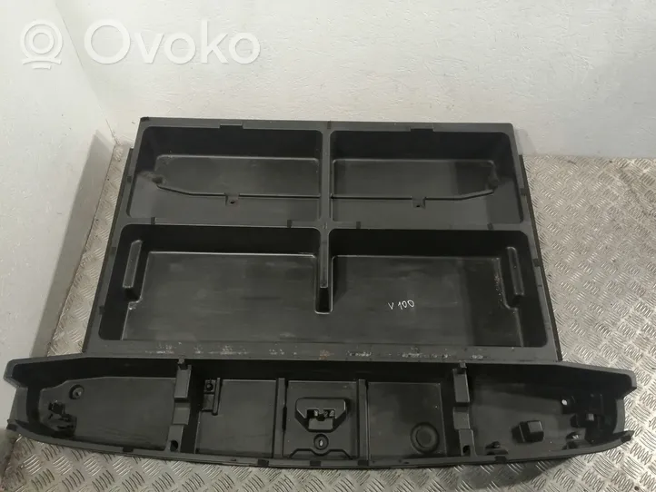 Toyota Corolla Verso AR10 Garniture de hayon 