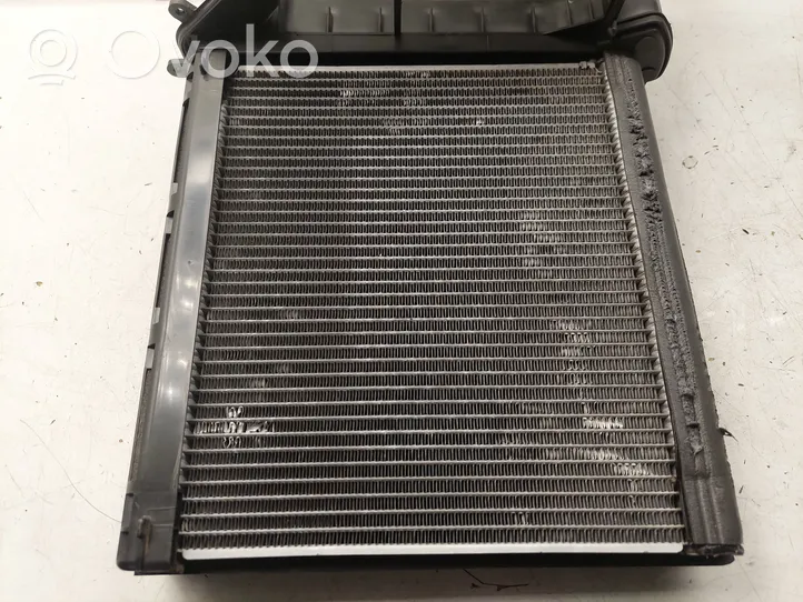 Toyota Corolla Verso AR10 Ilmastointilaitteen sisälauhdutin (A/C) 