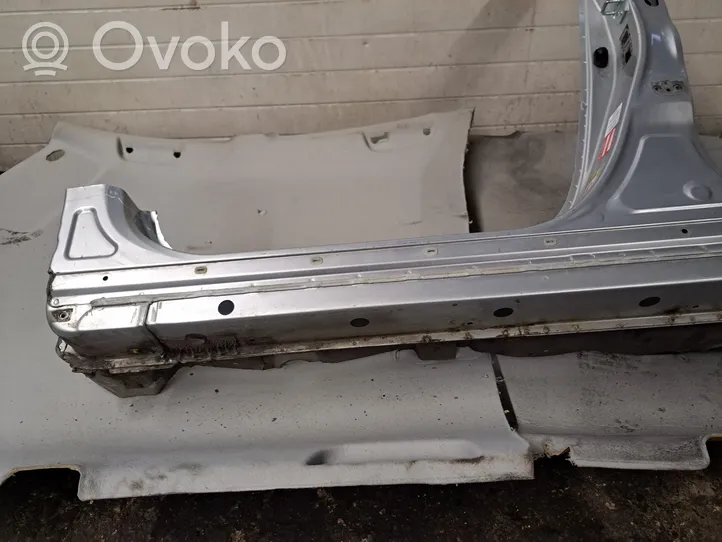 Toyota Corolla Verso AR10 Słupek środkowy 