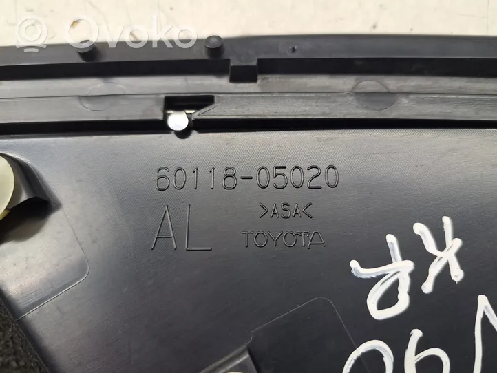Toyota Avensis T270 Spārna dekoratīvā apdare (moldings) 