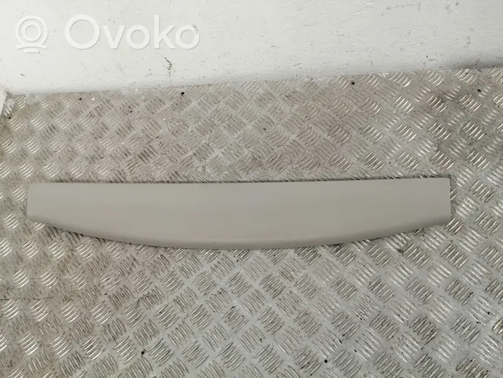 Toyota Avensis T250 Rivestimento portellone 