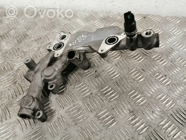 Toyota Avensis T270 Mocowanie / uchwyt filtra oleju 