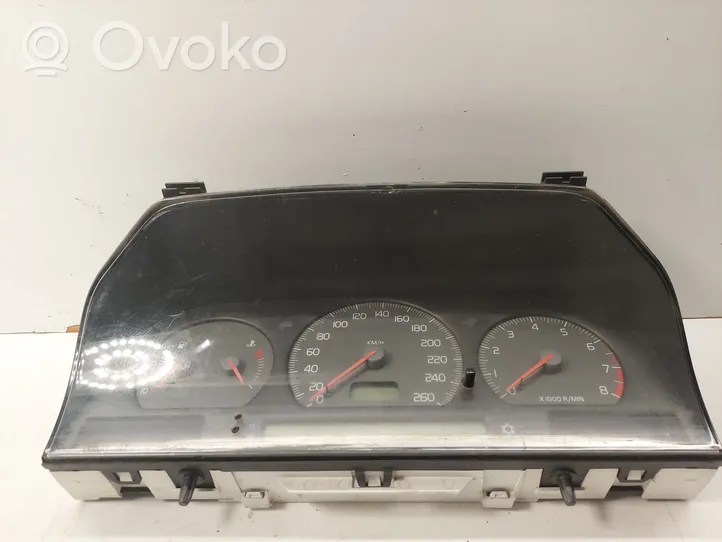 Volvo S70  V70  V70 XC Spidometrs (instrumentu panelī) 9451530