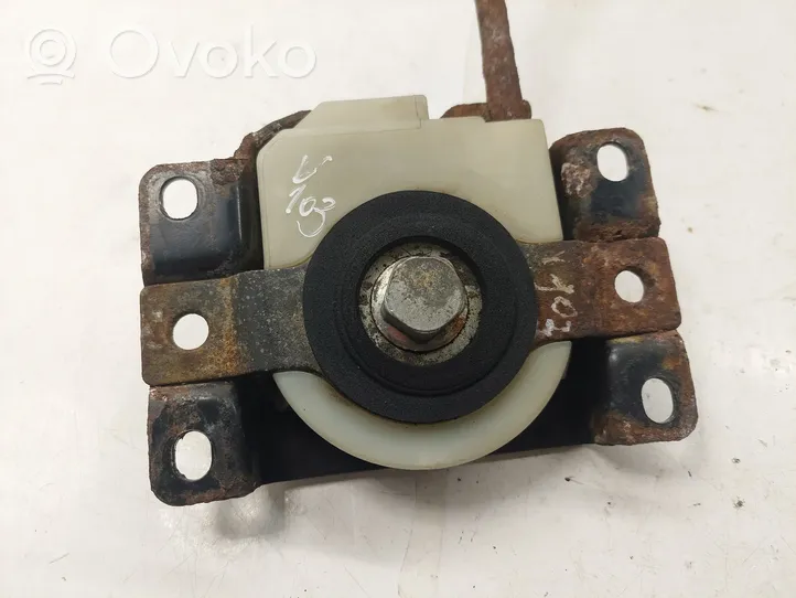 Toyota Corolla Verso AR10 Крепежный винт (запасное колесо) 