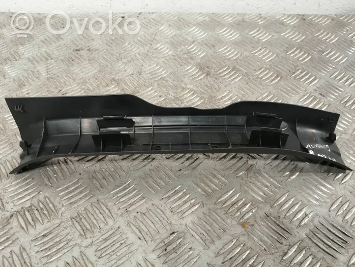 Toyota Auris 150 Takaoven kynnyksen suojalista 