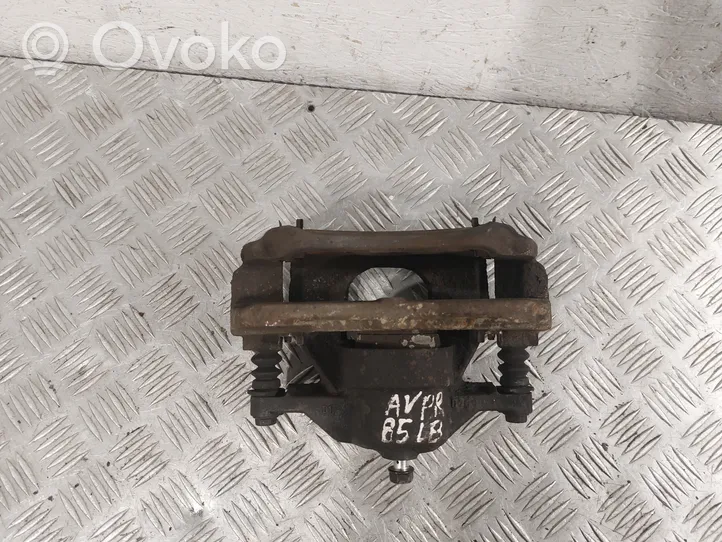 Toyota Avensis T270 Caliper de freno delantero 