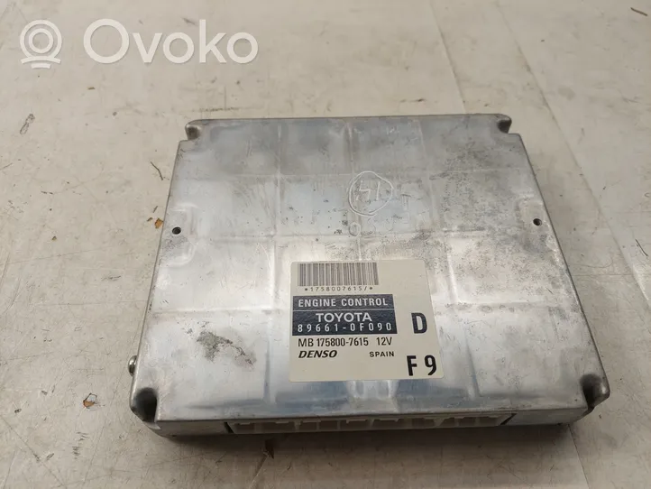 Toyota Corolla Verso AR10 Calculateur moteur ECU MB1758007615