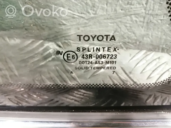 Toyota Avensis T250 Galinis šoninis kėbulo stiklas 