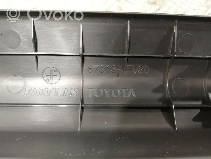 Toyota Verso Copertura del rivestimento del sottoporta anteriore 