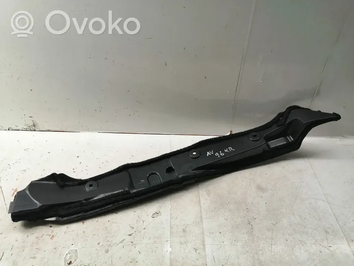 Toyota Avensis T270 Panel wykończeniowy błotnika 