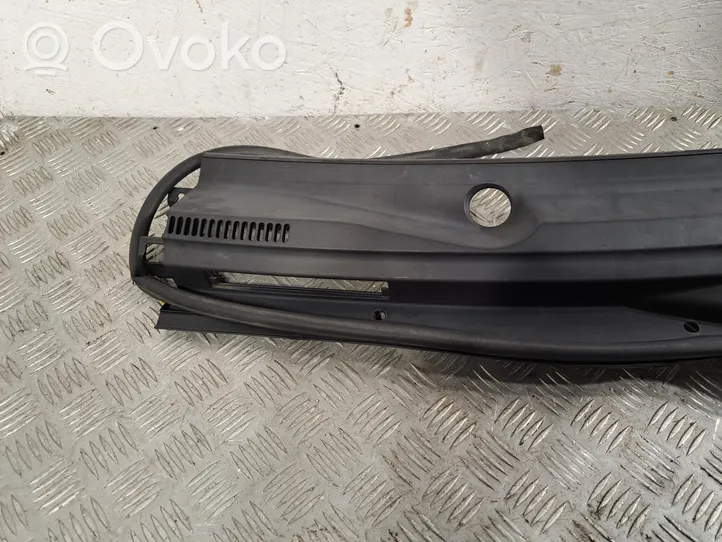 Toyota Corolla Verso AR10 Windshield trim 