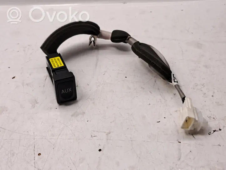 Toyota Verso Connettore plug in AUX 