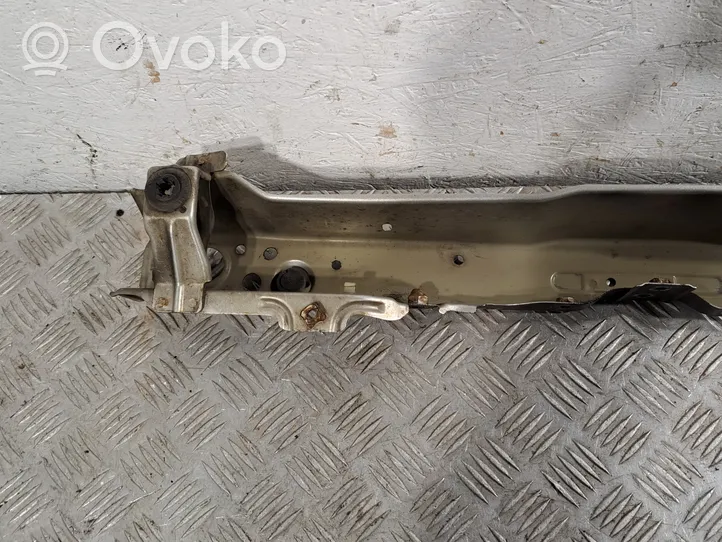 Toyota Corolla Verso AR10 Ylempi jäähdyttimen ylätuen suojapaneeli 