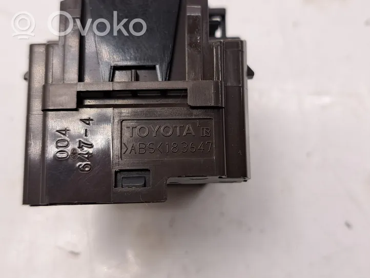 Toyota Avensis T270 Wing mirror switch 